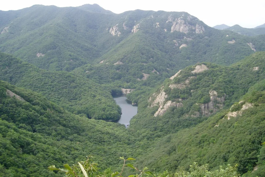 내변산의 호수. 산 안쪽에 물이 많은 것이 변산의 특징이다 ⓒdokasp