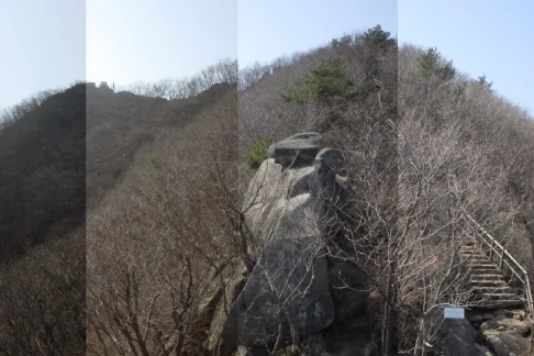 마니산 정상부 암릉과 계단길