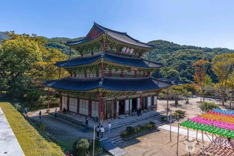 금산사 미륵전 3층 목조 건물 외관